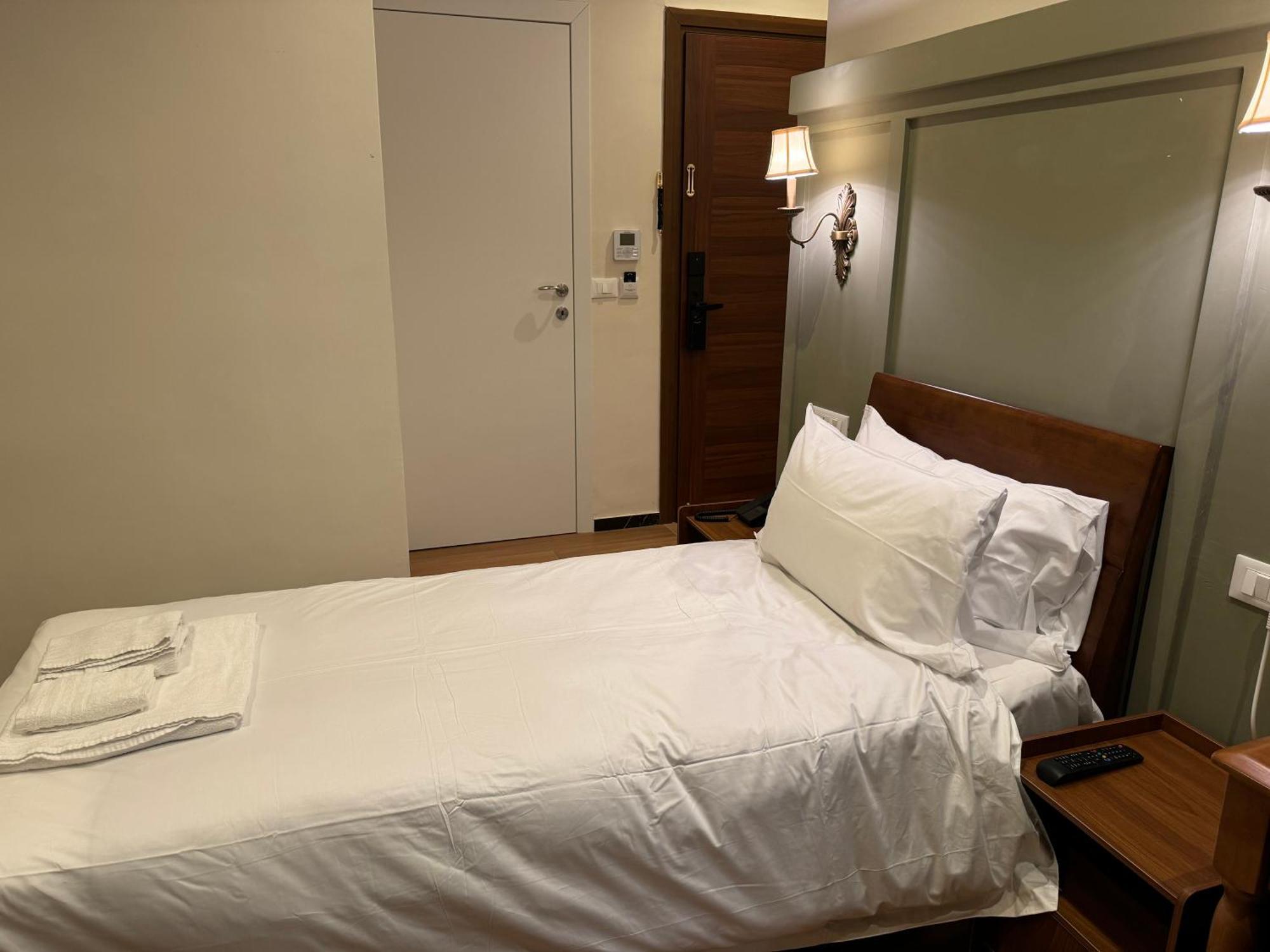 Modi Hotel リヴォルノ エクステリア 写真